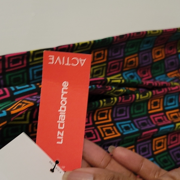 New Liz Claiborne multicolored tee - Picture 3 of 4